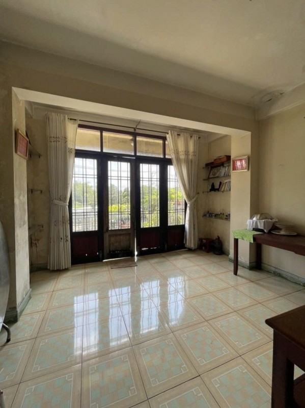 Bán nhà Mặt tiền Chế Lan Viên - ngay D9. 4,3x20m, 3 Tầng, Sổ A4, 5PN, hạ còn 13,5 Tỷ.
