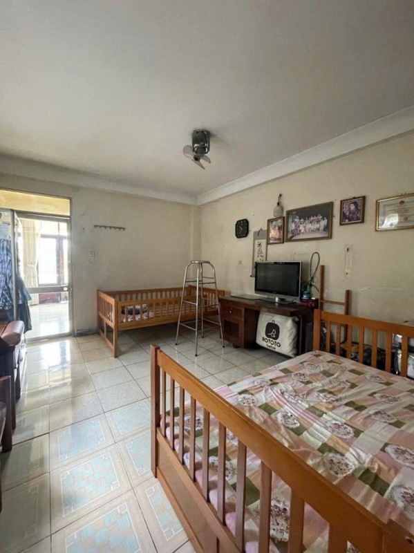 Bán nhà Mặt tiền Chế Lan Viên - ngay D9. 4,3x20m, 3 Tầng, Sổ A4, 5PN, hạ còn 13,5 Tỷ.