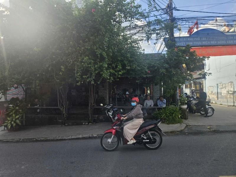 BÁN NHÀ 2 MẶT TIỀN – FULL THỔ CƯ – ĐANG KINH DOANH CAFE ỔN ĐỊNH TẠI DĨ AN, BÌNH DƯƠNG