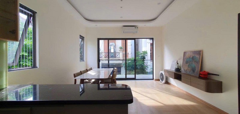 Bán nhà Nguyễn Văn Cừ 42m 6 tầng MT4.4m thang máy giá 14 tỷ