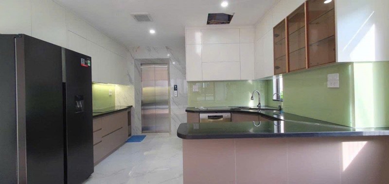 Bán nhà Nguyễn Văn Cừ 42m 6 tầng MT4.4m thang máy giá 14 tỷ