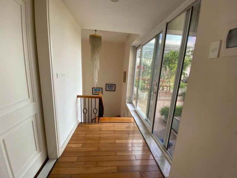 Cho thuê căn penhouse rừng cọ kđt ecopark. 244m²- 12tr/thg