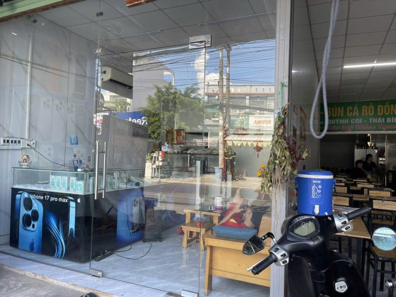 Quận 12 , CHỐT NHANH, NHƯỢNG QUÁN ĂN MB DTSD : 9m x 20m , GIÁ SANG CHỈ : 148 tr , MB giá thuê chỉ