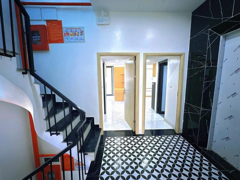 Bán nhà Đức Giang Long Biên 9 tỷ 50m thang máy,cho thuê dòng tiền