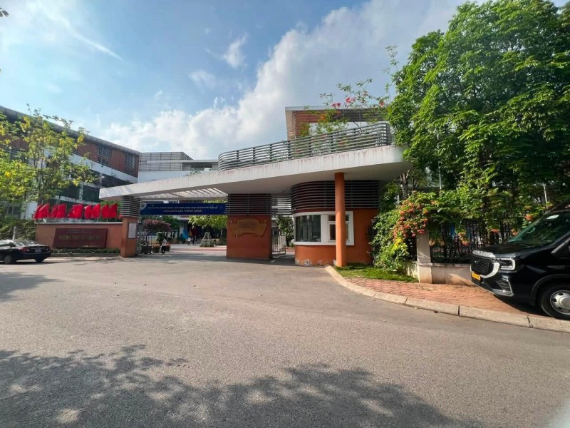 MẢNH ĐẤT ĐẸP -VIỆT HƯNG .LONG BIÊN- KHU PHÂN LÔ . CB CÔNG AN– 50M² – ĐƯỜNG 6M – KINH DOANH ĐỈNH
.
