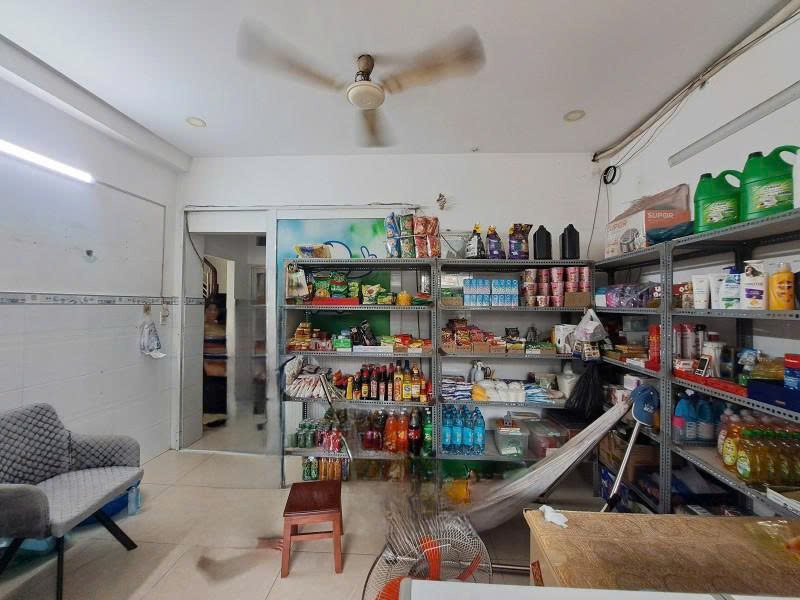 Bán nhà Mặt tiền Lê Quát - gần Hòa Bình, CV Đầm Sen, 8,6x10m, 2 Tầng, 3PN, chỉ 6,9 Tỷ.