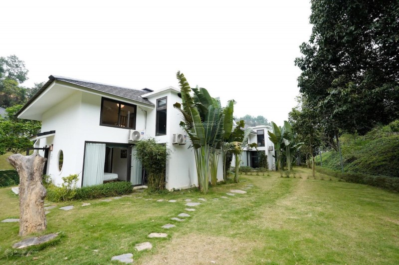 Bán bt mặt suối-dòng tiền 250tr/năm tại hasu village-3,6 tỷ,150m2, full nội thất