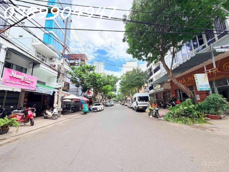 Nhà 2,5 tầng Đường Biệt Thự _ hẻm ô tô thông ] * Cách biển Trần Phú : 300m * Giá : 4,3 tỷ