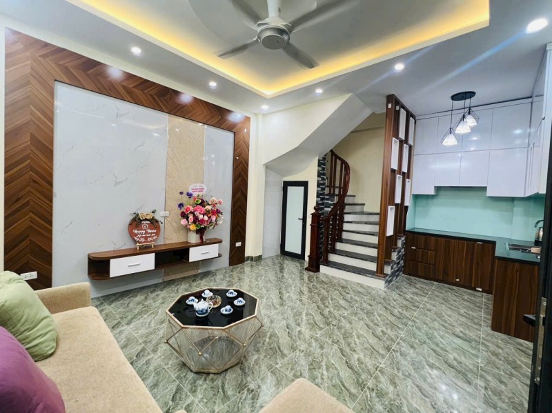 Cho thuê nhà nguyên căn 5 tầng tại ngõ 193 Nam Dư, Lĩnh Nam, Hoàng Mai giá 11tr