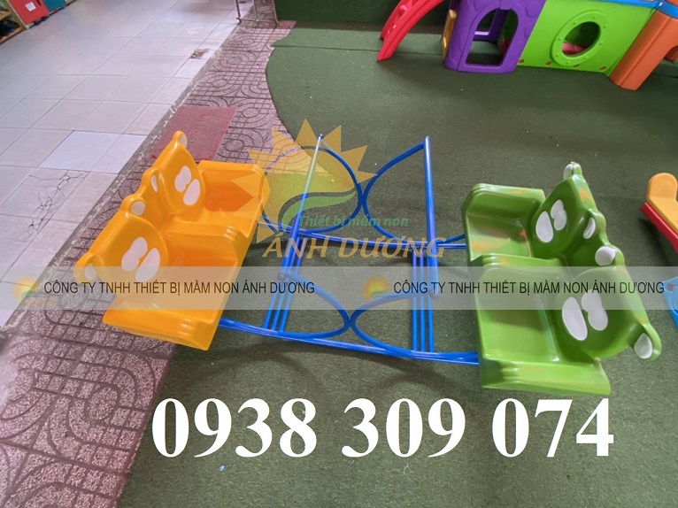 Bập bênh 4 ghế gấu mầm non, bập bênh mầm non đế cong 4 ghế gấu