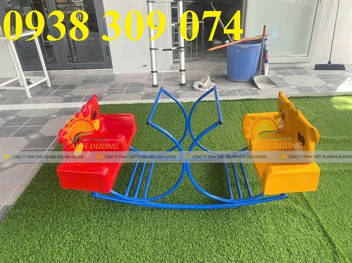 Bập bênh 4 ghế gấu mầm non, bập bênh mầm non đế cong 4 ghế gấu