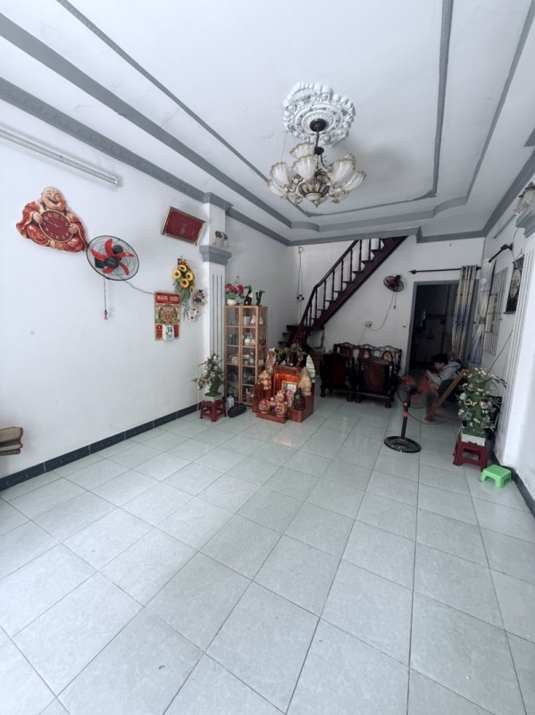 Bán nhà 85m2 , 2 tầng, 3PN tại đường số 34, Linh Đông, Thủ Đức. TP HCM, SHR. Giá 5,69  tỷ.