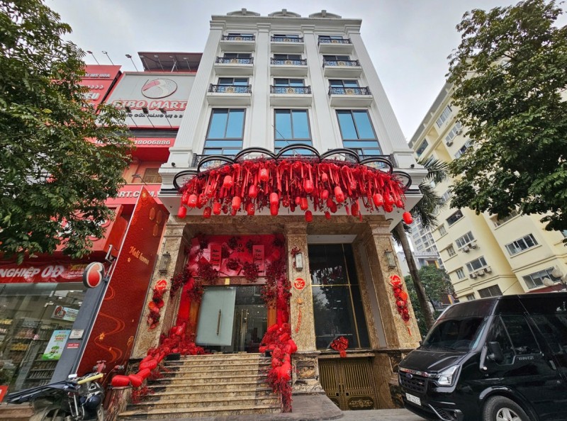 Bán tòa khách sạn 3 sao Mỹ Đình 42 phòng, 236m², sẵn khách thuê, dòng tiền ổn định, vị trí vàng