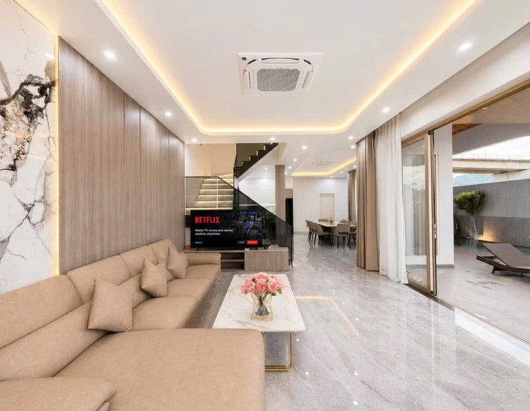 NHÀ ĐẸP 4 TẦNG SAU LƯNG CĂN MẶT TIỀN LÂM HOÀNH. LH 0905233234