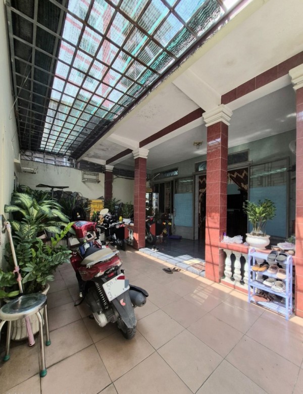 Bán nhà Mặt tiền Nguyễn Văn Quá - cách Trường Chinh 1km, 6/9x35m, Cấp 4 - hạ  19,5 tỷ.