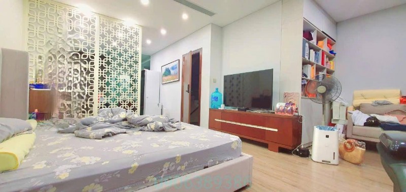 Bán nhà mặt phố Chân Cầm, 80m2, 4 tầng, mặt tiền 3.2m, 72.8 tỷ, kinh doanh đỉnh