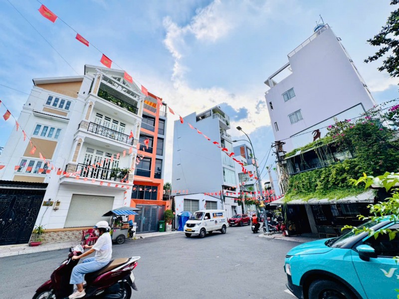 QUẬN 1: CHÍNH CHỦ 0938676685 BÁN TÒA NHÀ 6 TẦNG THANG MÁY MẶT TIỀN NGUYỄN VĂN NGUYỄN, P.TÂN ĐỊNH-