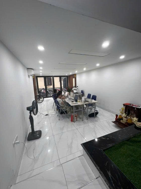 Có mặt bằng Tầng 1 cần cho thuê tại Khu Yên Hòa (Trung Kính đường đôi) - Cầu Giấy - Hà Nội.