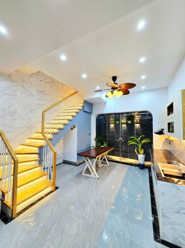 Bán nhà 4 tầng 50m2 đường Nguyễn Duy Trinh, P. Trường Thạnh, Q9. TP HCM. Giá 4,99  tỷ. Sổ hồng