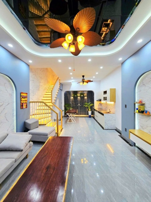 Bán nhà 4 tầng 50m2 đường Nguyễn Duy Trinh, P. Trường Thạnh, Q9. TP HCM. Giá 4,99  tỷ. Sổ hồng