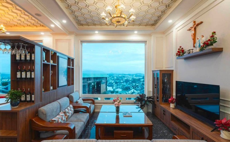 Cần bán Khách sạn view cực đẹp mặt tiền (15m) đường Ngô thì Sỹ P 4 tp Đalat
