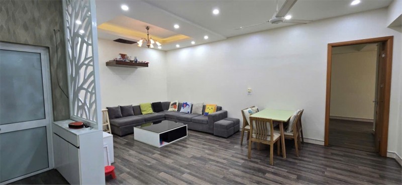Bán gấp CH 3PN, 2VS, 109m2, tại C14 - Bộ Công An, Đại Mỗ, Hà Nội Chỉ 80 triệu / m2, view đẹp
