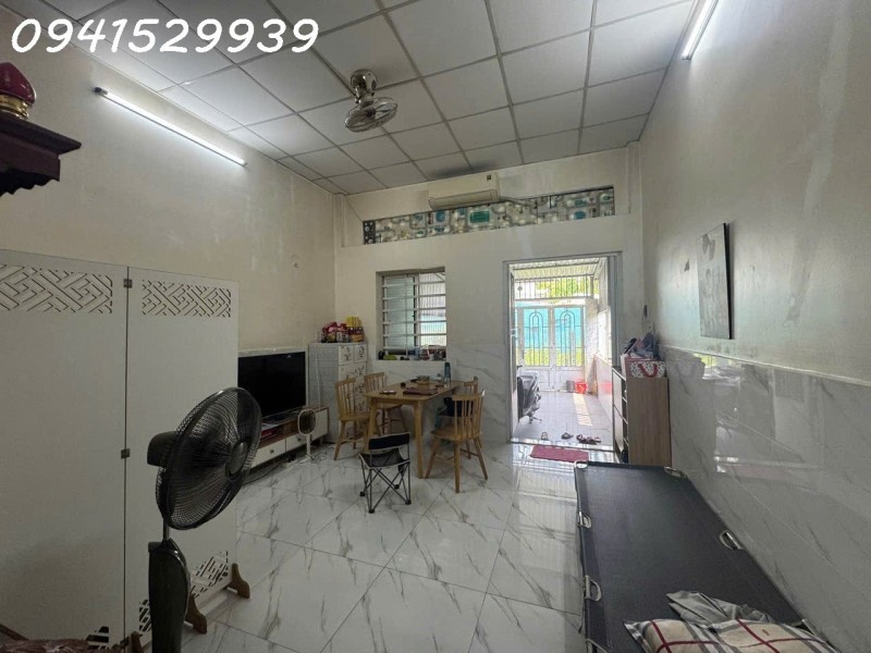 BÁN NHÀ CÂP 4 KÈM ĐẤT 268M2 NGANG 8,7 HẺM Ô TÔ GÂN TL43 CHỈ 10TY800