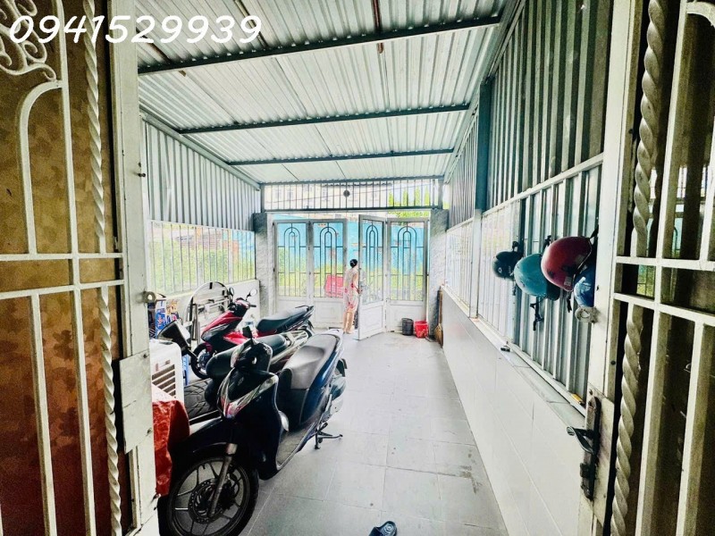 BÁN NHÀ CÂP 4 KÈM ĐẤT 268M2 NGANG 8,7 HẺM Ô TÔ GÂN TL43 CHỈ 10TY800