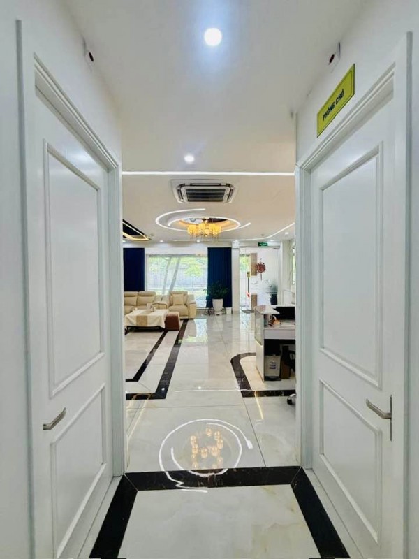 Bán tòa văn phòng mặt phố Bạch Mai 8 tầng 1 hầm thang máy, 208m2, mặt tiền 8.5m, 208 tỷ