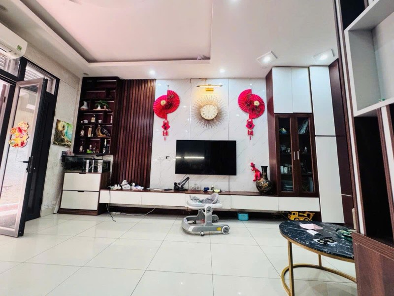 Bán nhà Bồ Đề 34m 5 tầng MT5.4m 7m ra ô tô tránh nhỉnh 8 tỷ