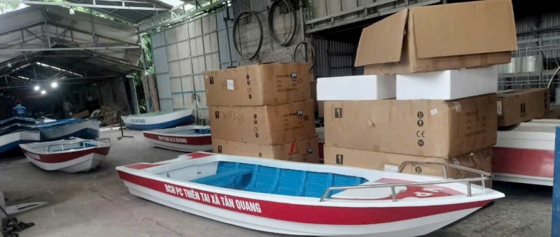 Mẫu cano dài 4m, Thuyền đi sông, biển giao hàng toàn quốc