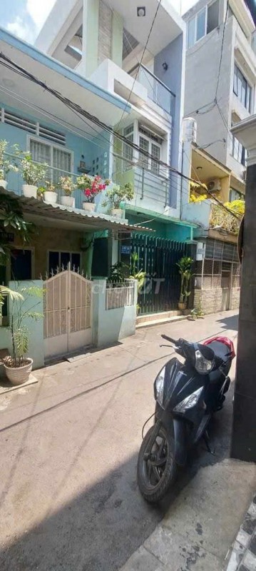 CHO THUÊ NGUYÊN CĂN – NHÀ RỘNG, THOÁNG, VỊ TRÍ ĐẸP NGAY PHAN VĂN TRỊ