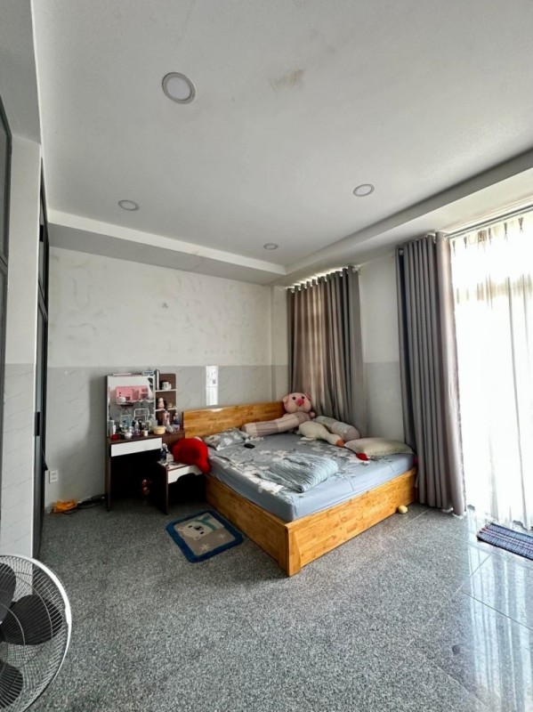 Bán nhà 3 tầng, 120m2,  đường Số 10, Linh Xuân, Thủ Đức, TP HCM,  sổ hồng riêng. Giá 7,38 tỷ.