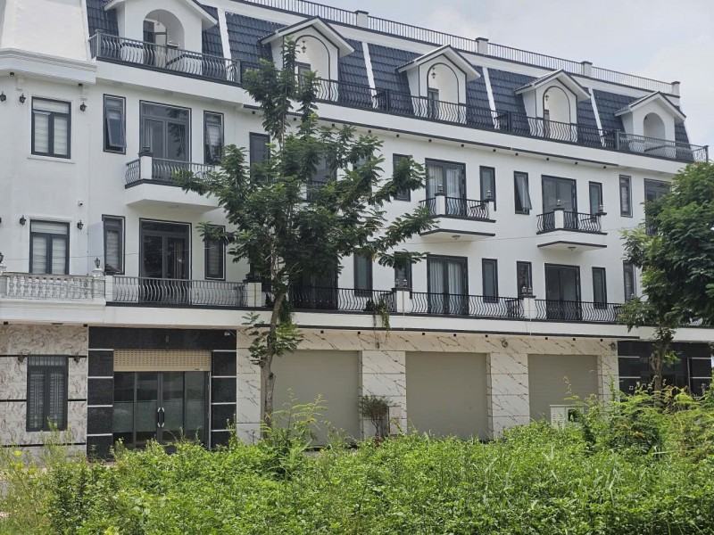 CHÍNH CHỦ BÁN LÔ ĐẤT ĐẸP, VUÔNG VỨC, MẶT TIỀN ĐƯỜNG NHỰA 10M TẠI KHU ĐÔ THỊ FIVE STAR ECO CITY