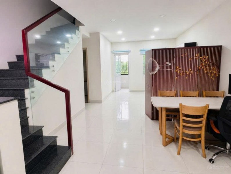 Bán nhà mặt phố 1 trệt 1 lầu, 3 PN – EcoLakes Mỹ Phước