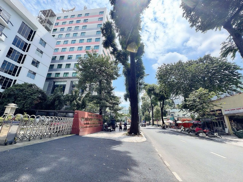BÁN SIÊU DỰ ÁN QUẬN 1 - VỊ TRÍ KIM CƯƠNG NGAY GÓC Đ. LÊ DUẨN - MẠC ĐĨNH CHI - NGANG HIẾM 33M*39M -