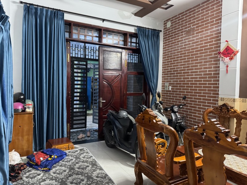 Bán nhà 3 tầng đường Số 4, Trường Thọ, Thủ Đức, TP HCM. DT  62m2. Giá 5,99 tỷ, sổ hồng riêng.