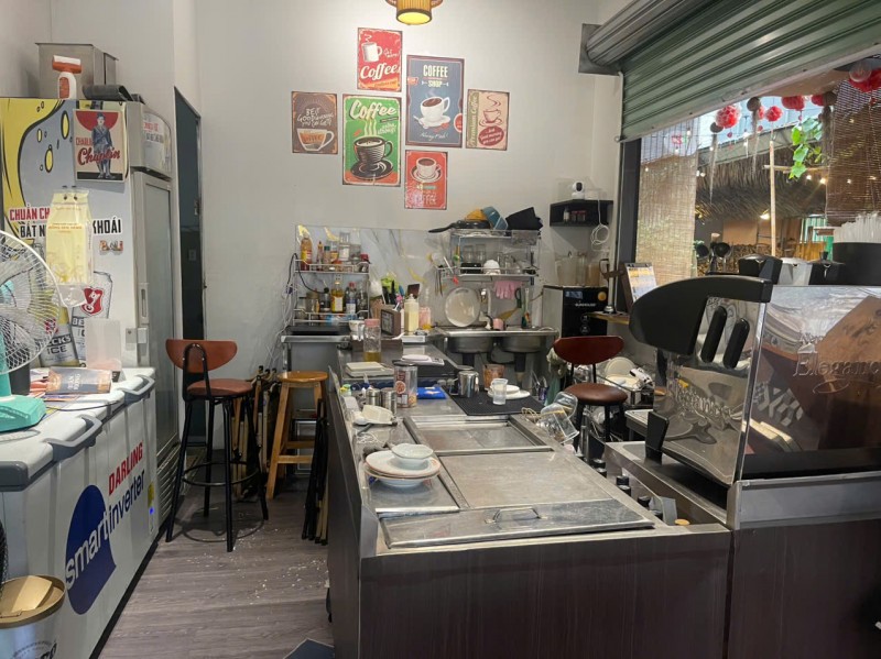 SANG RẺ LẮM LUÔN QUÁN CAFE GÓC 2 MT CHỈ : 69 tr , sân rộng , MB Thuê chỉ : 6,5 tr / tháng, Tel  :