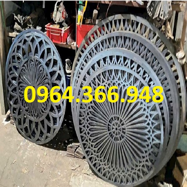 Mâm mái kính CNC trang trí mặt tiền nhà phố và biệt thự