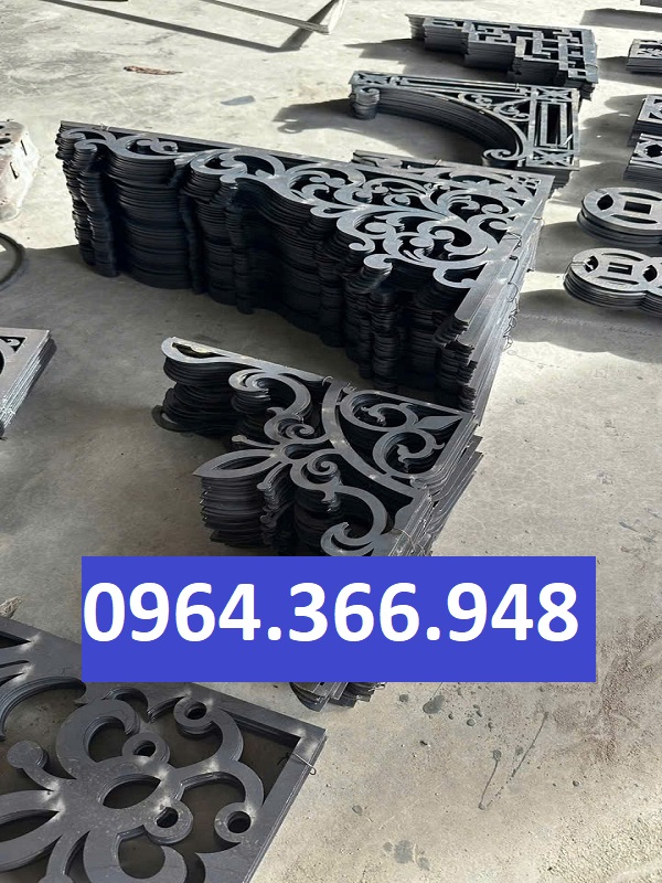 Góc hoa CNC mái kính trang trí mặt tiền