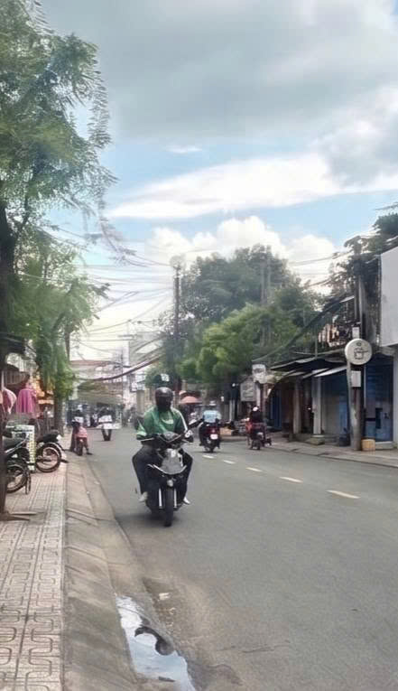 Bán nhà mặt tiền Đông Hưng Thuận, Quận 12 - Kinh doanh sầm uất, giá 4,x tỷ - Đang cho thuê