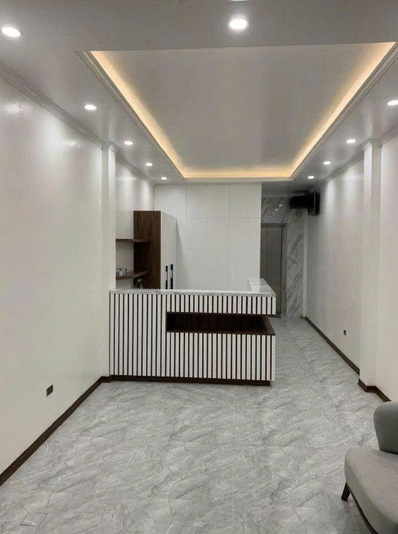 Chính chủ có nhà 5 tầng 1 tum cần cho thuê tại mặt phố Lê Đại Hành, Hai Bà Trưng, Hà Nội