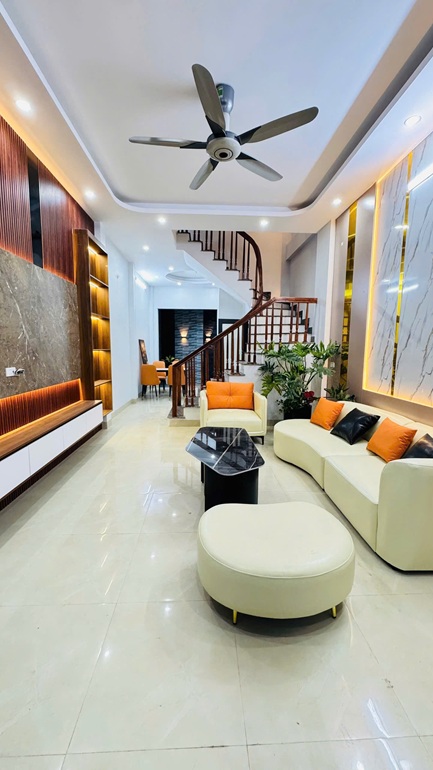 VỊ TRÍ ĐẸP - GIÁ TỐT - Chính Chủ BÁN NHÀ 3 TẦNG THIẾT KẾ HIỆN ĐẠI  Đường Ngô Gia Tự, TP Nam Định