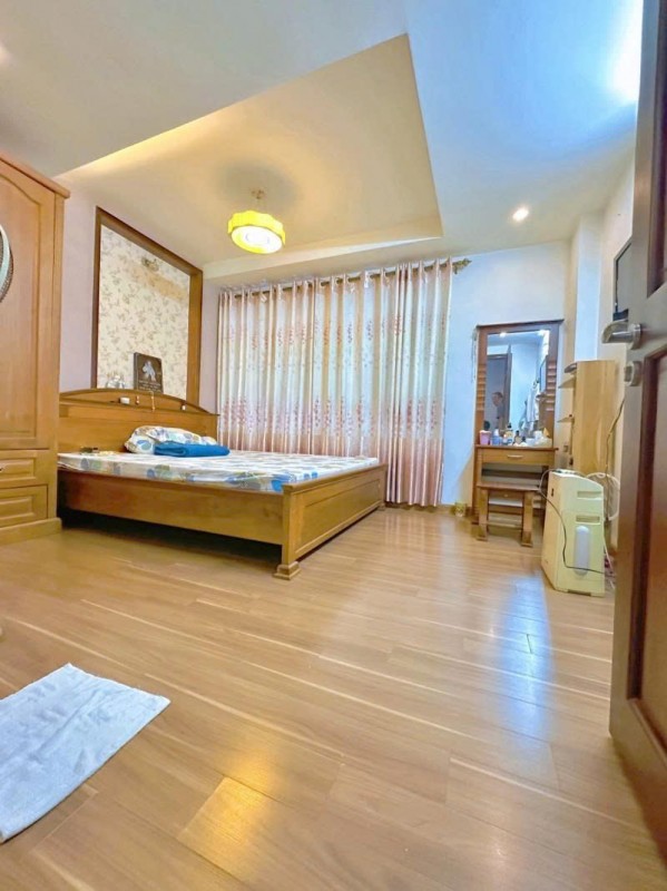Bán nhà Mặt tiền Thống Nhất - ngay Bệnh viện Hồng Đức, 4x18m, 5 T - 5PN, Sổ A4,  11,5 tỷ,