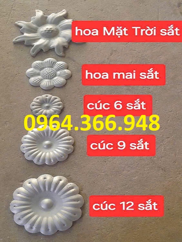 Bông cúc sắt dập tạo điểm nhấn cho hoa văn