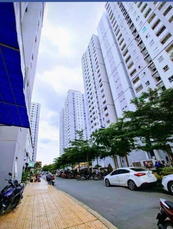 Hot hot Bán căn sổ hồng tại HQC Plaza, 55m2 2PN 1,450. Có hỗ trợ vay ngân hàng. Trống sẵn ở ngay