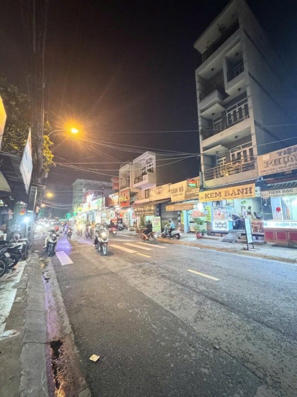 Bán nhà Măt tiền  Văn Cao -Tân Hương, kết nối Bình Long, 4x15m, 2 Tầng, chỉ 10,6 Tỷ.