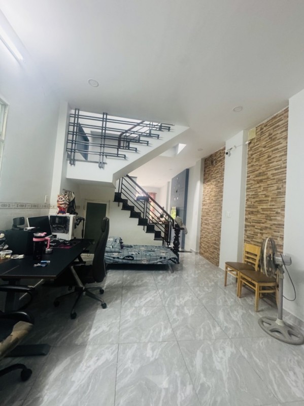 Bán nhà 316m2, 2 tầng,  đường Hàng Tre, Phường Long Thạnh Mỹ, Q.9, Thủ Đức, TP HCM, giá 14.9 tỷ.
