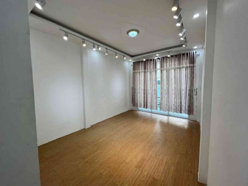 Nhà lô góc Nguyễn Bặc, 24m2, 3 tầng, hẻm xe tải, đang cho thuê 14 triệu/tháng