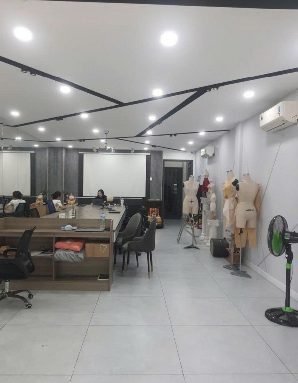 Bán nhà Mặt tiền đường DC9, ngay Aeon Tân Phú, 5x20m, 4 Tầng  - 5 PN, chỉ 14,8 Tỷ.